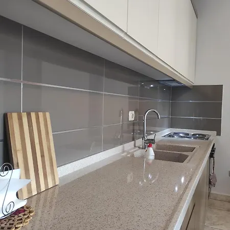 Kledia's Modern * טיראנה