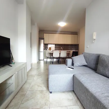 Kledia's Modern Apartament