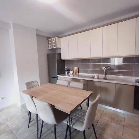 Kledia's Modern Apartament