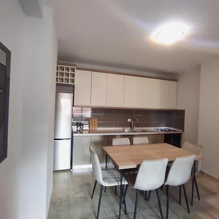Kledia's Modern