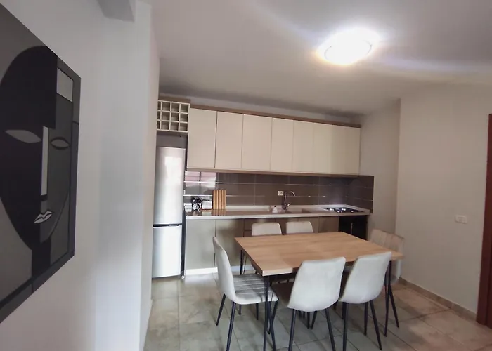 Kledia's Modern