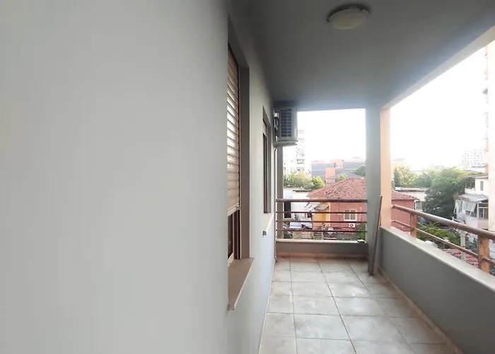 Kledia's Modern Appartamento